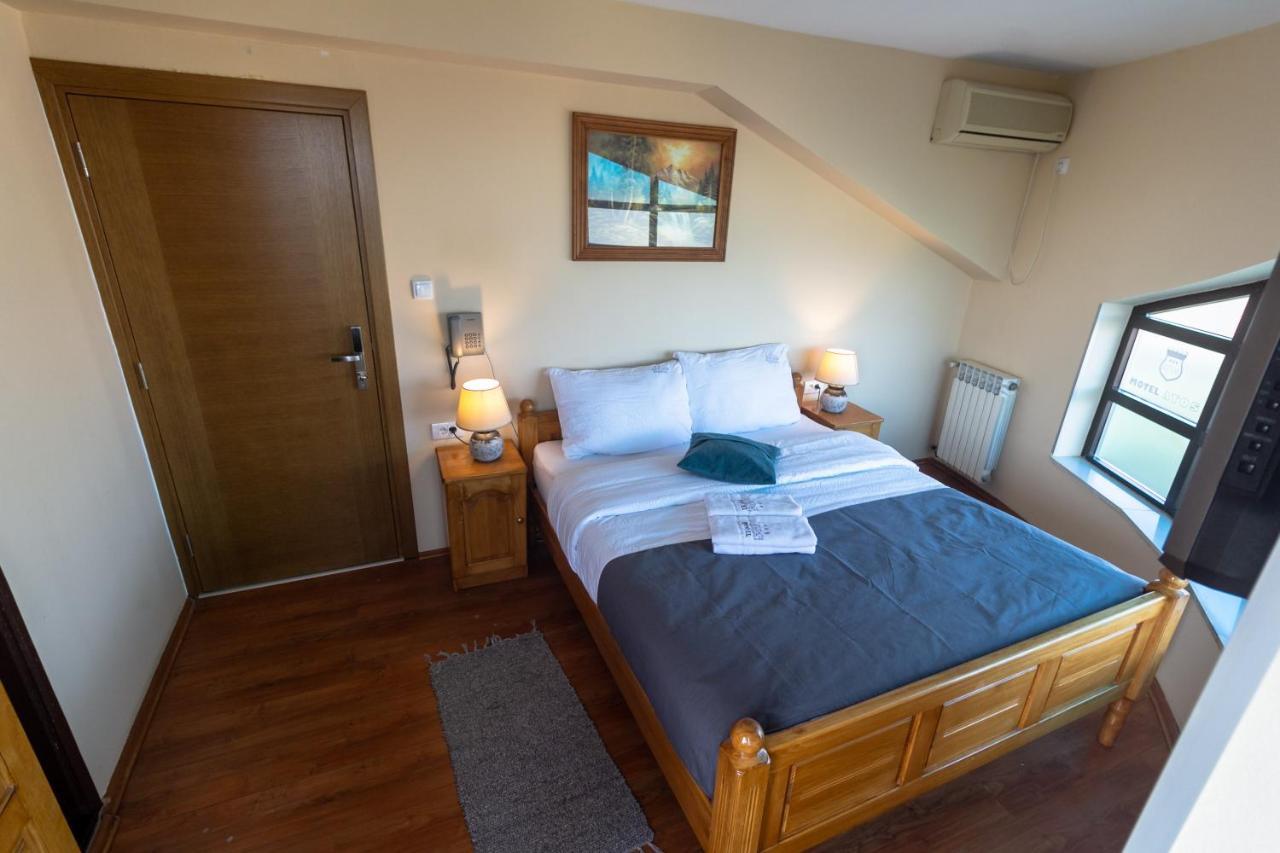 Motel Atos 락타치 외부 사진